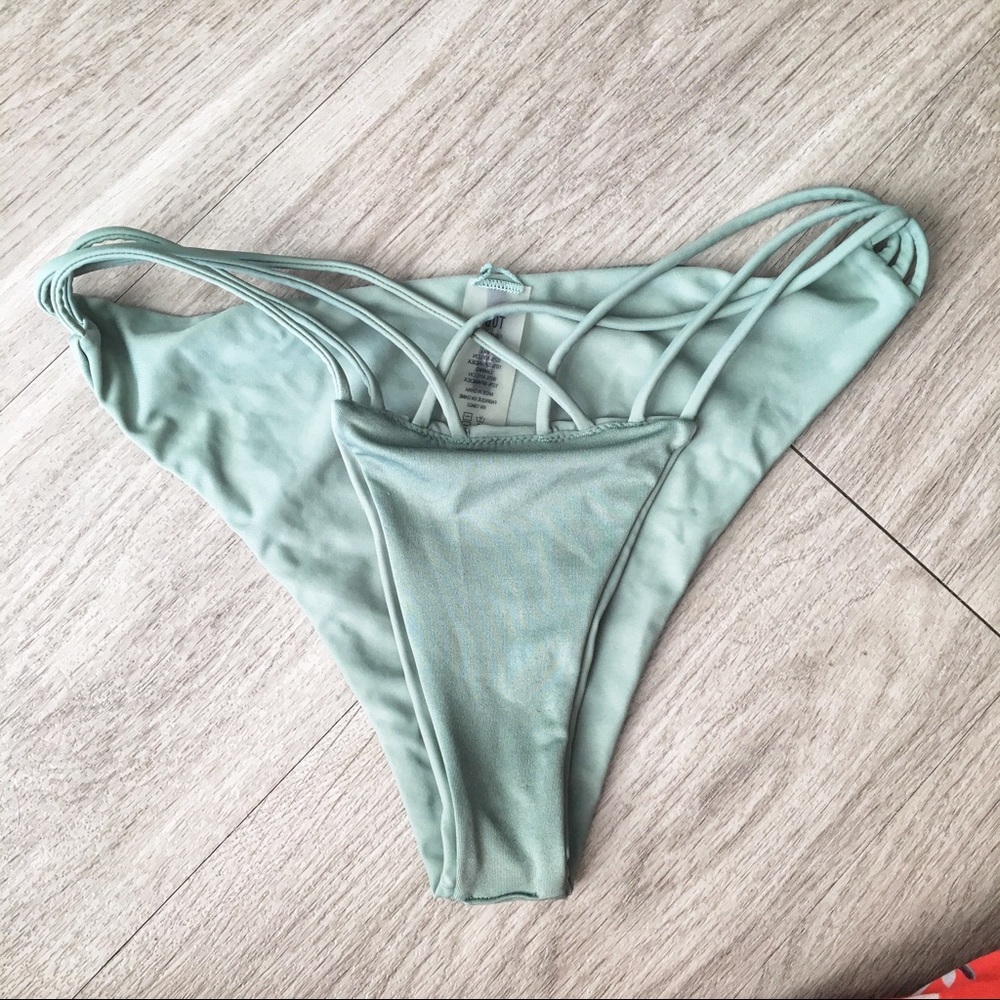 TOBI • Jade Bikini Set - Picture 3 of 7